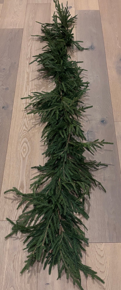 6' Deluxe Austrian Pine Garland