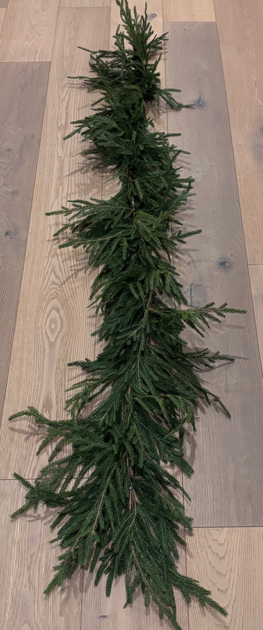 6' Deluxe Austrian Pine Garland