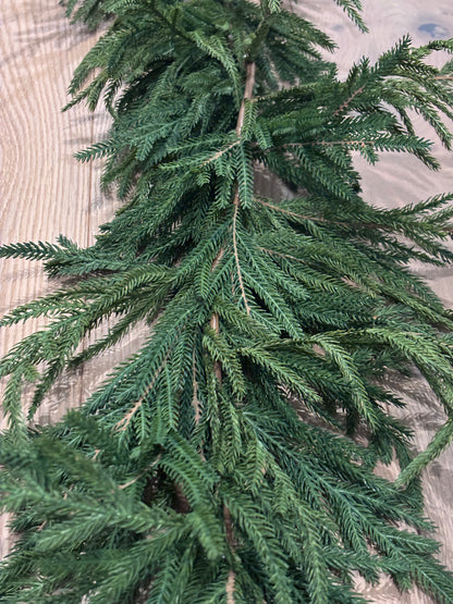 6' Deluxe Austrian Pine Garland