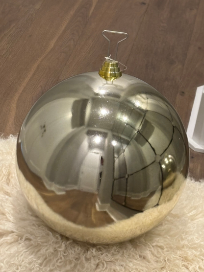 UV Resistant Shiny Ball Ornament, (2 Colors / Multiple Sizes)